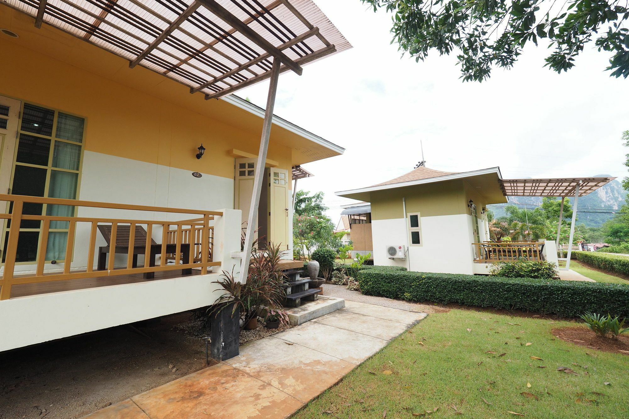 N.T. Home Ban Thung  Buitenkant foto