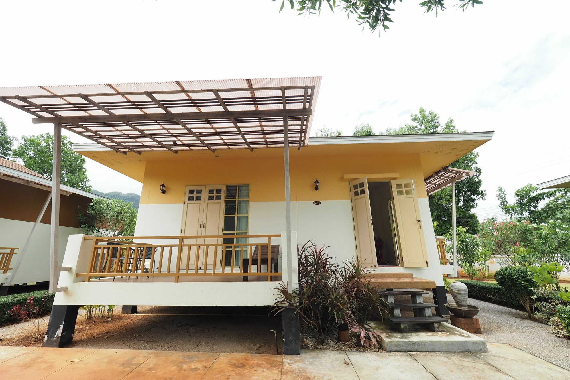 N.T. Home Ban Thung  Buitenkant foto