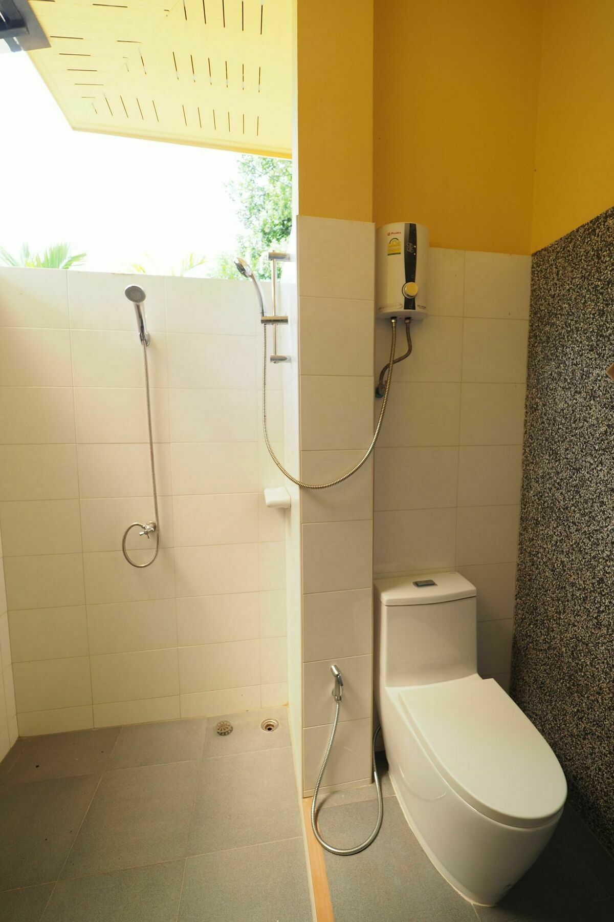 N.T. Home Ban Thung  Buitenkant foto